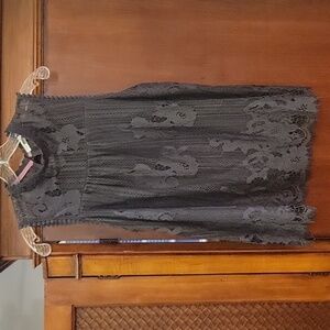 Coco + Jameson | Dark Gray Sleeveless High Neck Lace Blouse - size S